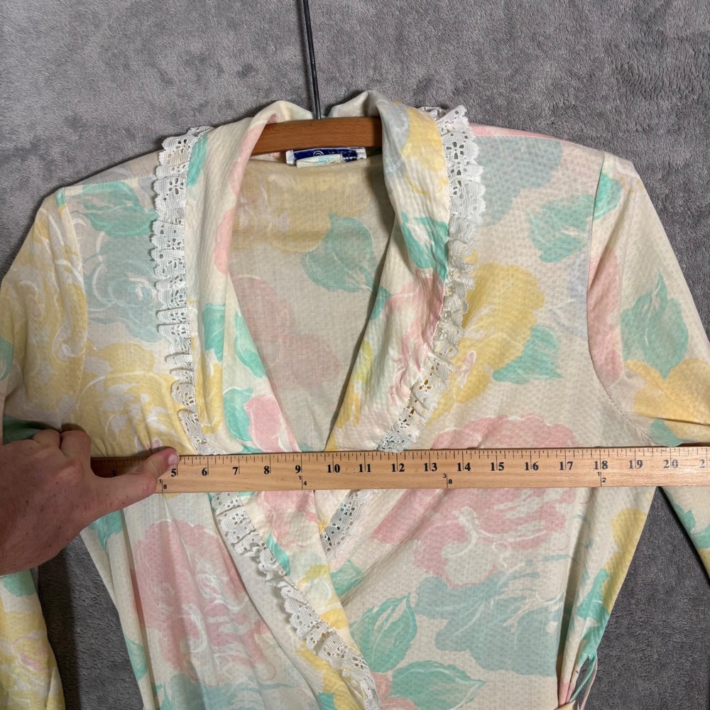 Vintage Lounge Trends JCPenney Pastel Floral Lace Wrap Robe Small Made in USA - Picture 14 of 16